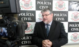 O delegado, Dr. Vicente Lagiotto, detalha o caso durante entrevista