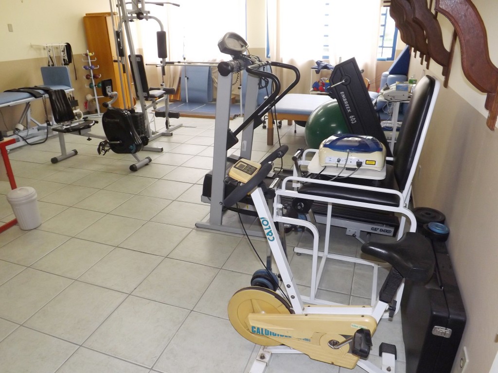 A estrutura de aparelhos da Adefil utilizada no atendimento a mais de cem deficientes físicos de Lorena (Francisco Assis) 
