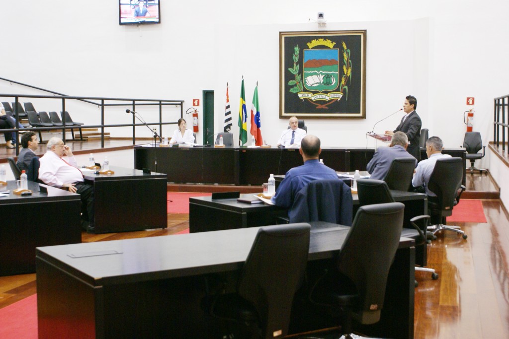 Vereadores discutem projetos em sessão ordinária da Câmara; economia neste ano pode ter engessado o Legislativo (Assessoria /CMP)
