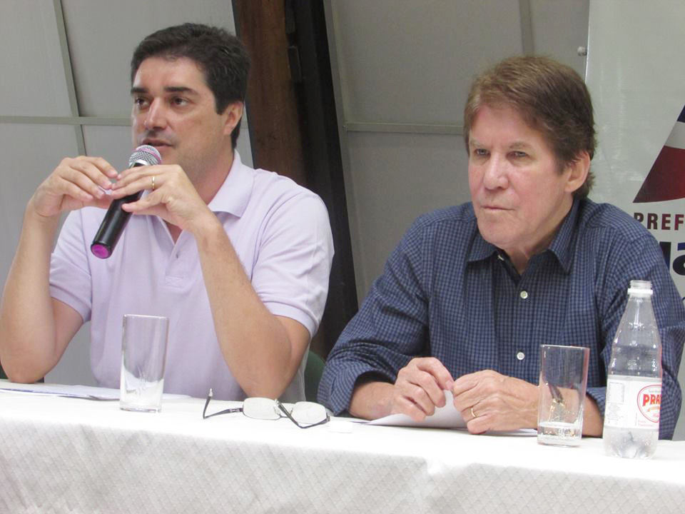 O secretário Célio Leite contou com a presença do prefeito Francisco Carlos no anúncio da programação (Assessoria)