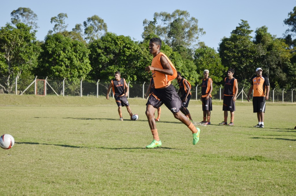 Equipe tem ajustes no último treino antes da estreia na Série B do Paulista; time vai para luta pelo acesso (Leandro Oliveira)