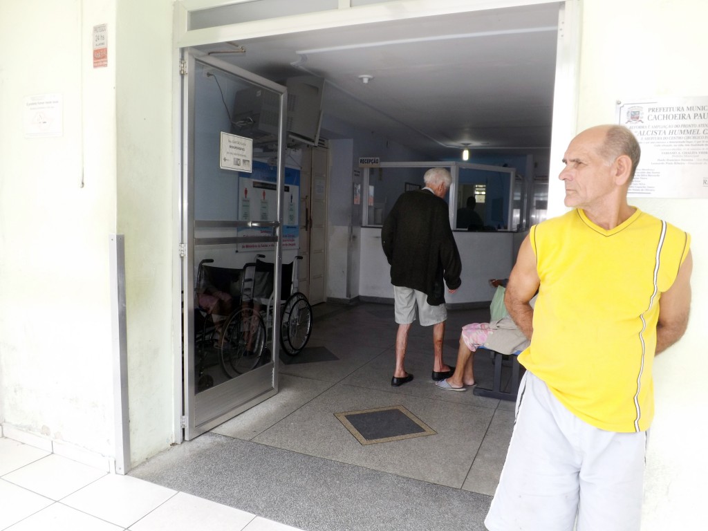 Pacientes aguardam atendimento no Pronto Socorro de Cachoeira; repasse de R$ 4 milhões seria cerca de 25% da dívida da Santa Casa (Arquivo Atos)