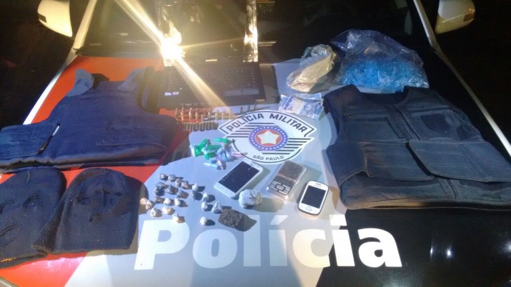 Material apreendido durante operação da polícia no bairro Tamandaré em Guará (Divulgação / PM)