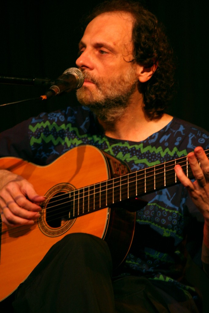 O cantor e compositor, Eduardo Gudin, que se apresenta no próximo dia 10 em Guaratinguetá (Foto: Divulgação) 