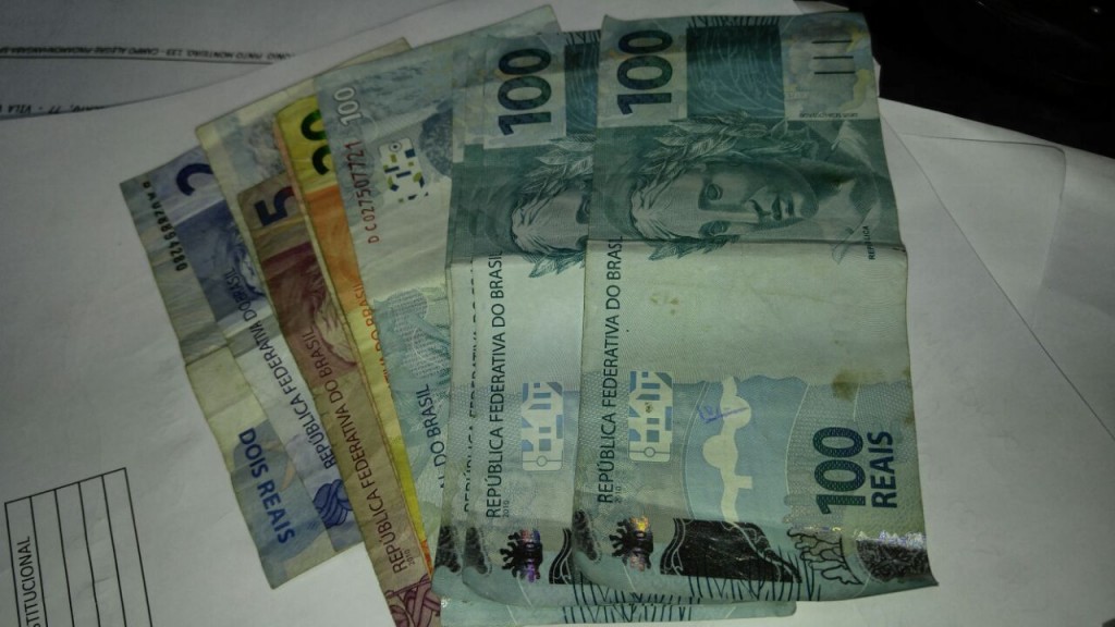 Dinheiro apreendido pela Policia Civil com assassina da própria avó em Pinda (Foto: Divulgação Policia Civil)