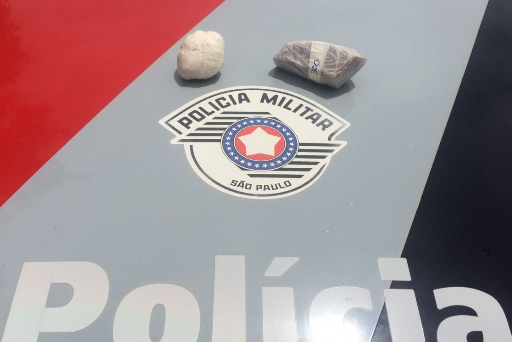 Drogas apreendidas pela PM na última quarta-feira, em Lorena (Foto: Divulgação PM)