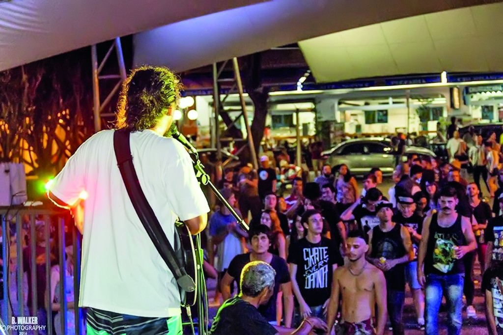 Público presente acompanha show da edição do ano passado do Grito do Rock; festival agita Aparecida (Foto: Divulgação)