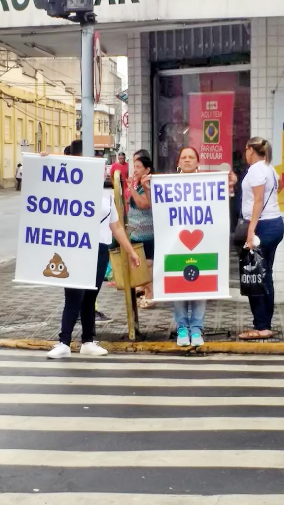 Protesto contra suposta declaração de secretário, no centro de Pinda (Foto: Reprodução)