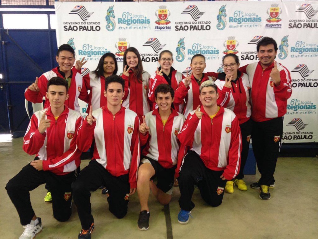 Equipe de tênis de mesa de Lorena, medalhista de ouro nos Regionais; vaga garantida nos Jogos Abertos (Foto: Reprodução)