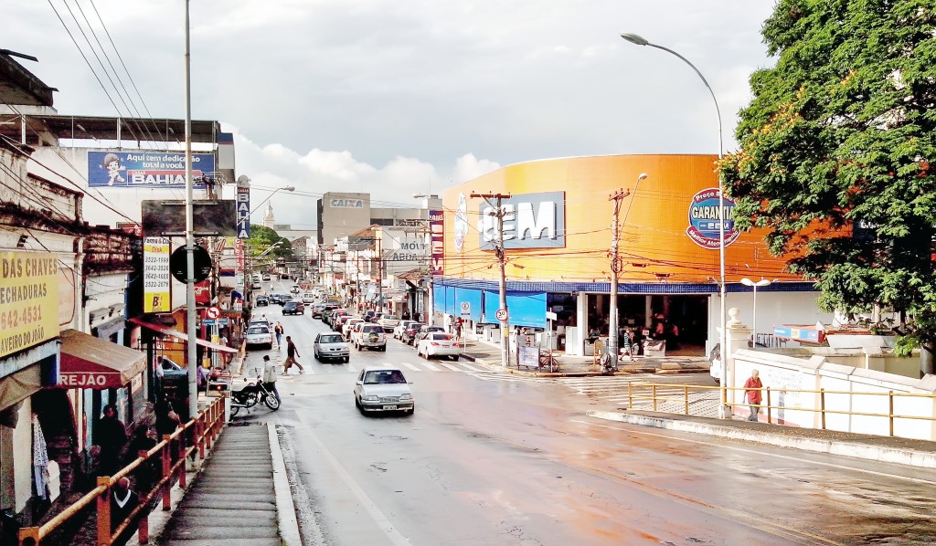 Avenida de Pinda que deve receber troca de sistema de iluminação; cidade investe para reforçar segurança (Foto: Arquivo Atos)