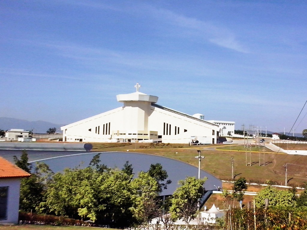 O Santuário do Pai das Misericórdias, um dos destaques da estrutura da Canção Nova, em Cachoeira (Foto: Reprodução)