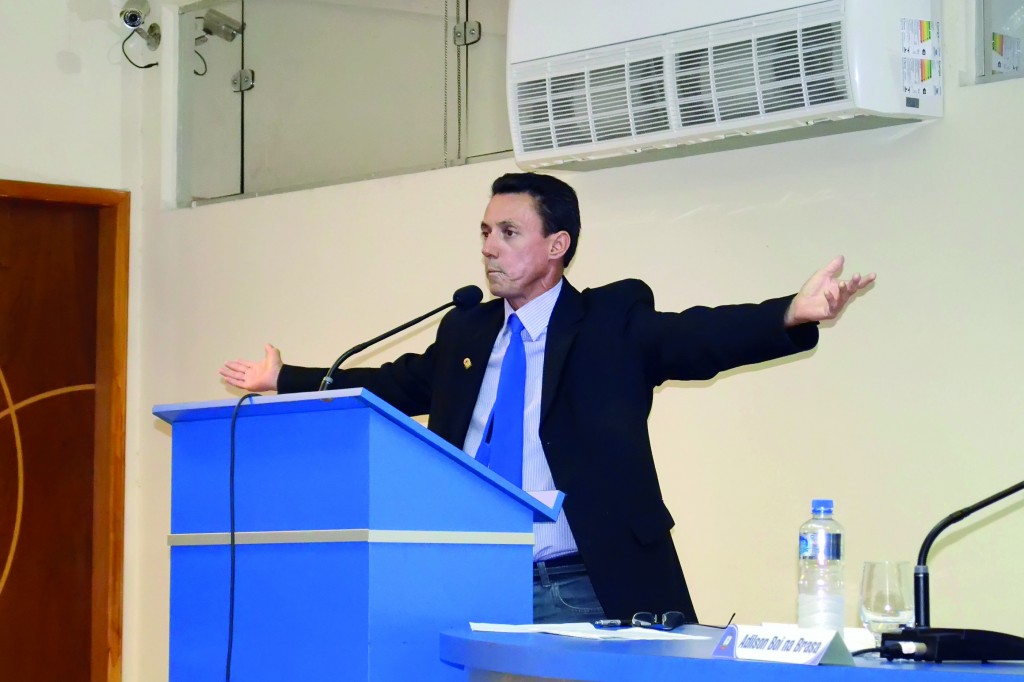 O vereador Elcinho Ribeiro acusado de participação em esquema fraudulento em Aparecida; relatório não segue denúncia (Foto: Arquivo Atos)