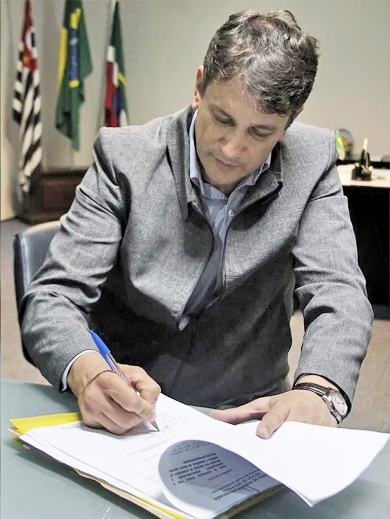 O prefeito Isael Domingues, que terá orçamento com alta em 2018 (Foto: Reprodução)