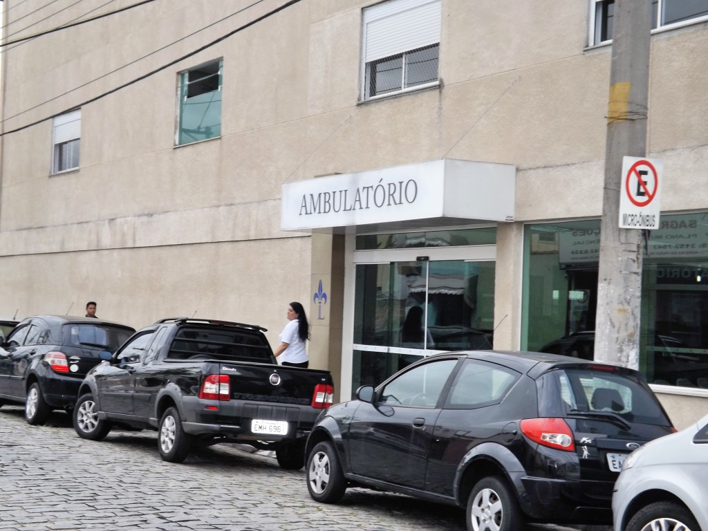 O Ambulatório da Santa Casa de Lorena, que foi acusado por paciente de negligência em atendimento; hospital abriu sindicância interna (Foto: Arquivo Atos)