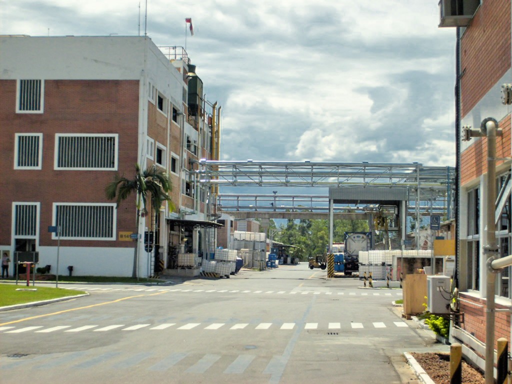 Área interna da unidade da Basf em Guaratinguetá; empresa terá ampliação programada (Foto: Arquivo Atos)