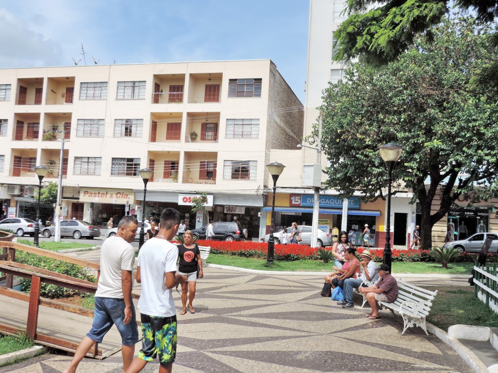 Praça no Centro de Pinda; cidade apresenta projeto de modernização de espaço com investimento da iniciativa privado de R$ 300 mil (Foto: Arquivo Atos)