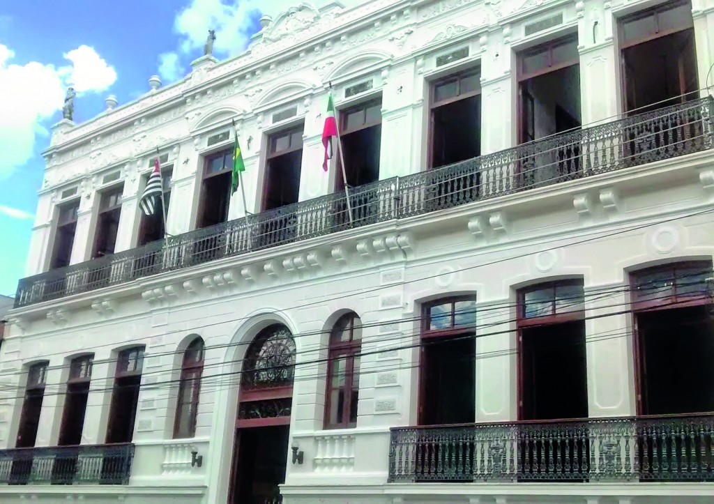 O Palacete 10 de Julho, no Centro de Pindamonhangaba, um dos ícones do turismo histórico da cidade (Foto: Reprodução)