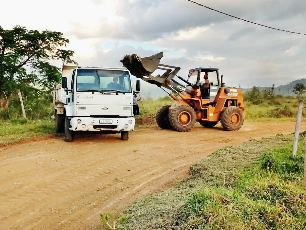 Obras na estrada vicinal de Monjolinho em Pinda; planejamento da Prefeitura deve atender estradas da zona rural (Foto: Divulgação)