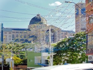 Rua do Centro de Aparecida, com vista para a Basílica; Prefeitura prepara Plano Diretor do Turismo (Foto: Arquivo Atos)