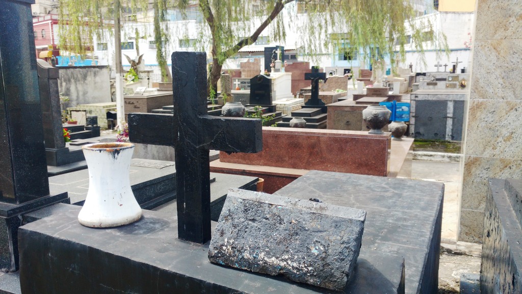 Cemitério Santa Rita, em Aparecida; denúncia de comércio ilegal de sepulturas é investigado por CPI aberta na Câmara, nesta semana (Foto: Rafael Rodrigues)