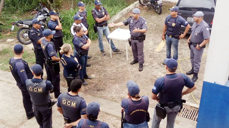 Guardas municipais de Aparecida recebem treinamento para reforçar o trabalho contra o crime na cidade (Foto: Reprodução PMA)