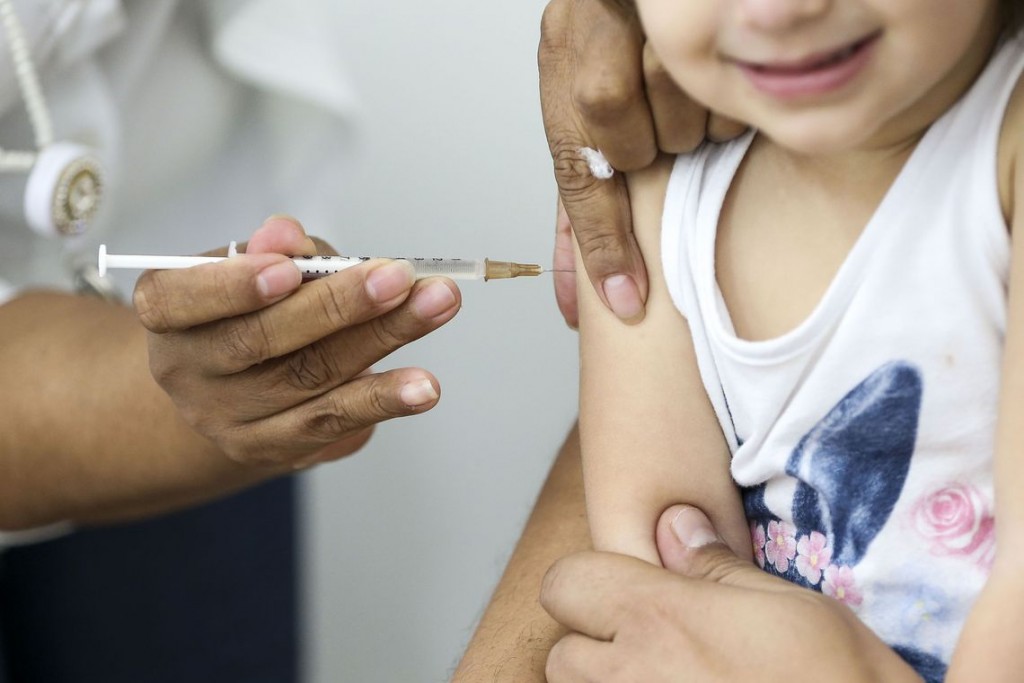 A vacinação contra o sarampo segue por toda a rede pública de saúde da região; cidades intensificam a campanha após casos registrados no Vale (Foto: Reprodução) 