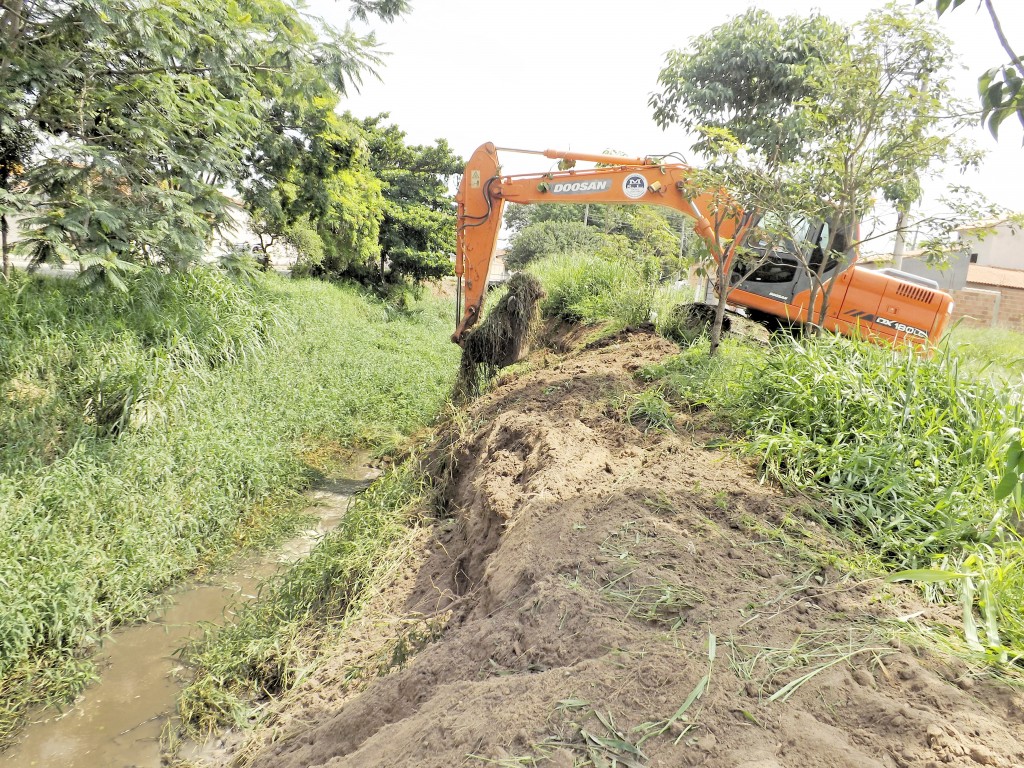 O Rio Mandi durante trabalho de desassoreamento; Prefeitura prepara segunda etapa de projeto que beneficia todos os rios (Foto: Divulgação PML)