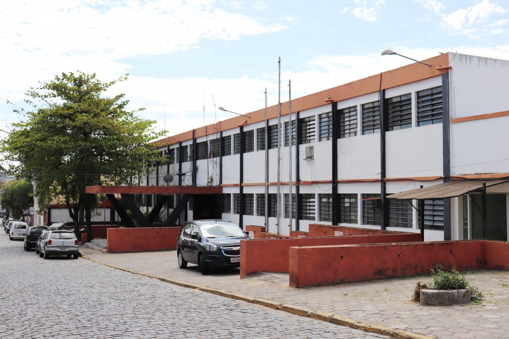 O prédio que passa agora por obras para receber Pronto Socorro; reforma em ex-delegacia da Polícia Civil tem orçamento de R$ 3 milhões (Foto: Leandro Oliveira)