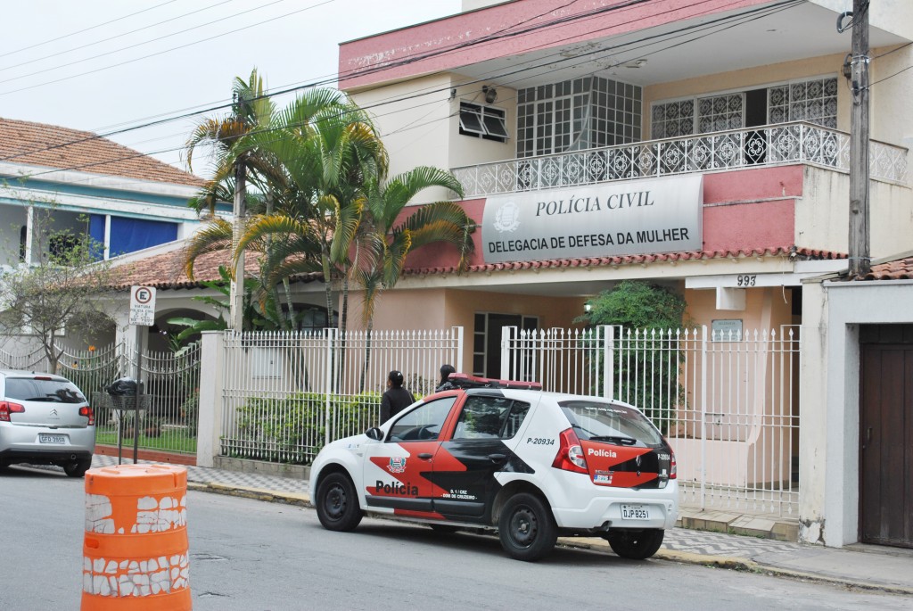 A Polícia Civil de Cruzeiro investiga o caso do pai que matou filha e esposa nesta terça-feira (Foto: Aquivo Atos)