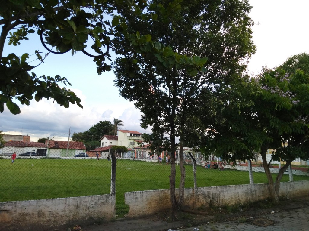 O campo de futebol do Vila Brito que receberá melhorias; investimento chega a R$ 250 mil (Foto: Rafaela Lourenço)