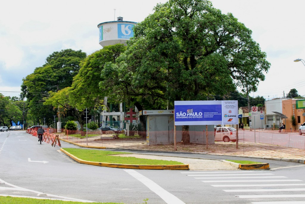 A praça Rosendo Pereira Leite que teve as obras retomadas; serviços também contemplam drenagens em vias da região central (Foto: Reprodução PML)