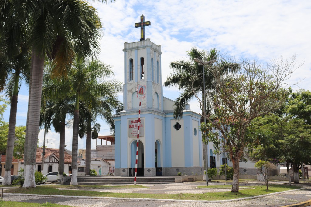 Igreja Matriz, no Centro de Potim; cidade passa por nova polêmica com projeto que isenta igrejas do IPTU (Foto: Marcelo A. dos Santos)