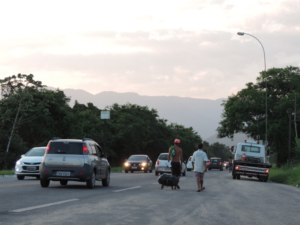 Movimentação em Ubatuba durante alta temporada turística; cidade tem últimos de adesão ao Refis (Foto: Rafaela Lourenço)