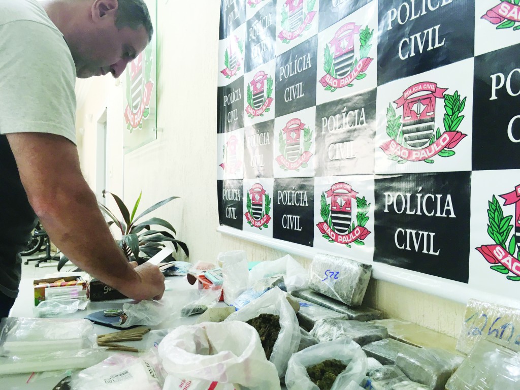 Droga apreendida pela Polícia Civil em Guaratinguetá; região (Foto: Arquivo Atos)