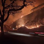 Corpo de Bombeiros intensifica combate ao incêndio na mata entre Cunha e Guará