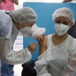 Fim de estoque emperra vacinação entre 50 e 59 anos em Cachoeira