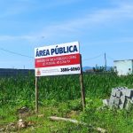 Caraguá retoma área pública invadida no bairro Golfinhos