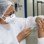 RMVale inicia aplicação da quarta dose da vacina da Covid-19 para idosos