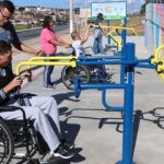 Roseira ganha academia ao ar livre adaptada a cadeirantes