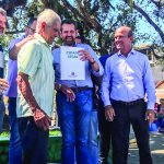 Prefeitura de Lorena entrega 45 títulos de regularização fundiária na Cabelinha