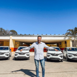 Piquete entrega seis carros zero km para secretaria da Saúde