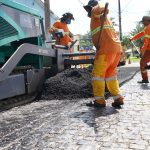 Prefeitura inicia pacote de pavimentação de 12 ruas e avenidas em Lorena