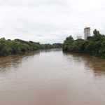 IML de Pinda tenta identificar mulher encontrada morta no Rio Paraíba