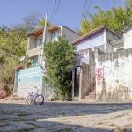 Defesa Civil de Aparecida monitora parte de rua no Aroeira