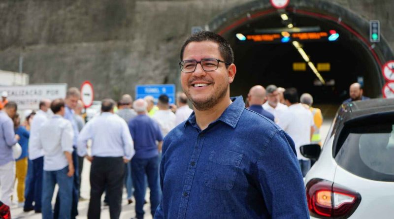 Justiça bloqueia bens do prefeito de Caraguá após acusação de improbidade
