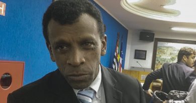 Política a conta-gotas